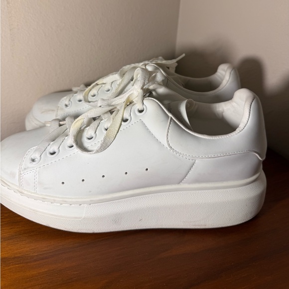 Alexander McQueen Women’s Oversized Sneaker in White Size 41 - Picture 10 of 14